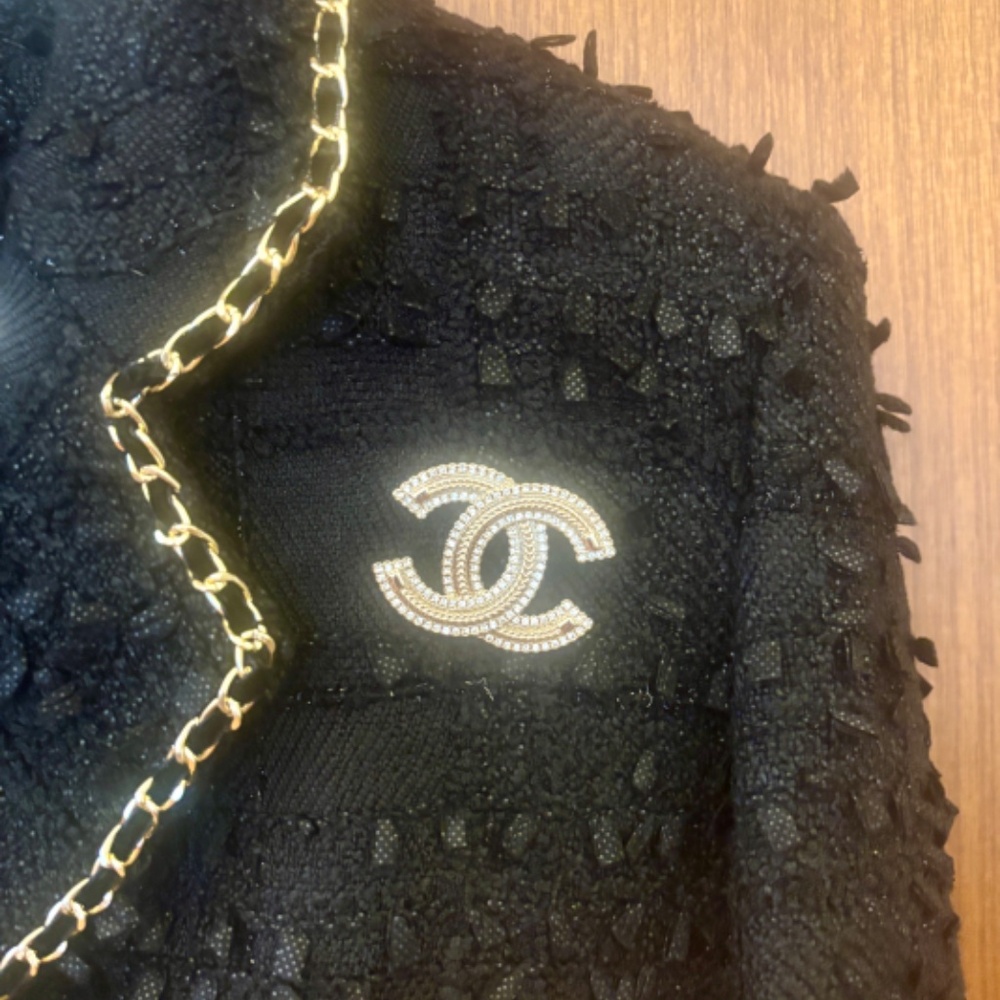 Super Rare Brand New Classic Chanel CC Crystal Embellished Gold Pin Brooch - Picture 2 of 4